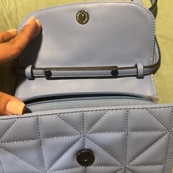 Crossbody Triangle Pattern - light blue - Picture 6 of 9